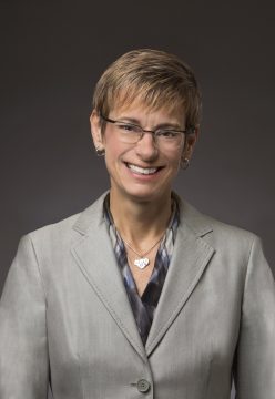 Elizabeth+Garrett+pic